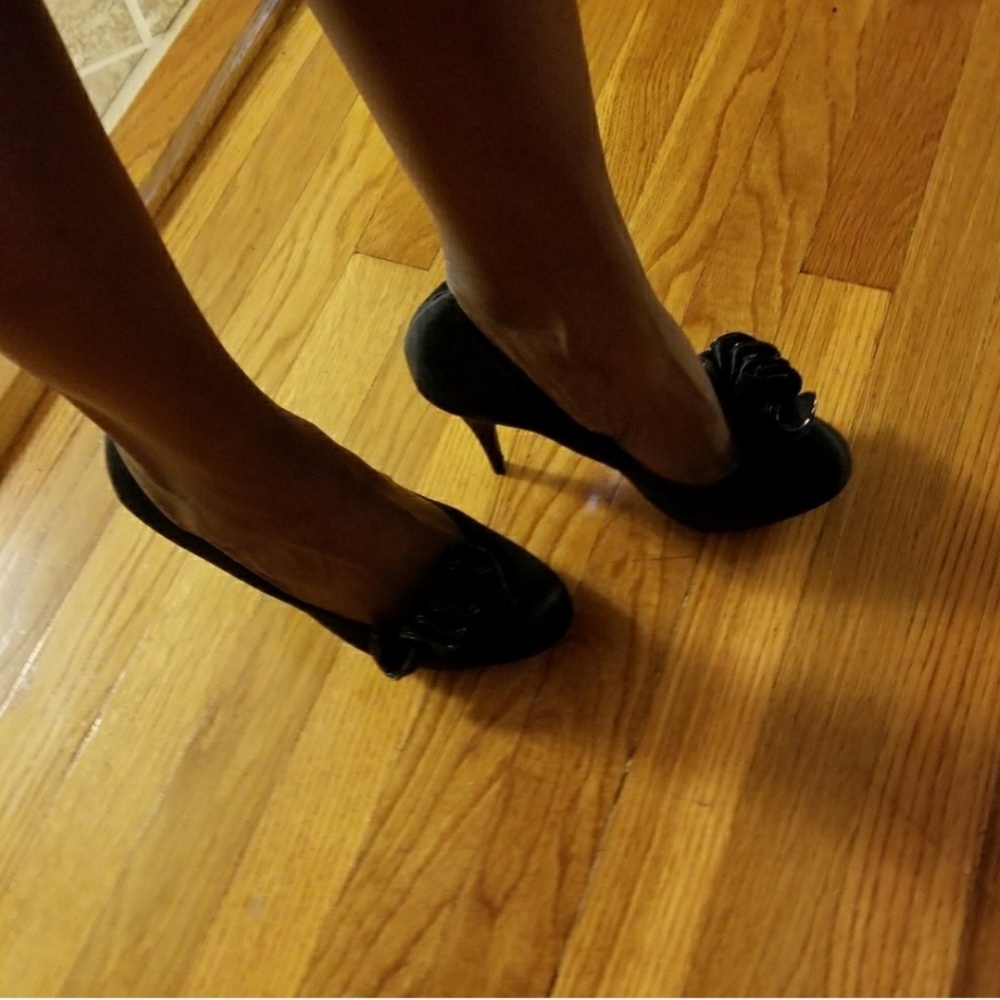 Shoes - Picture 2 of 4